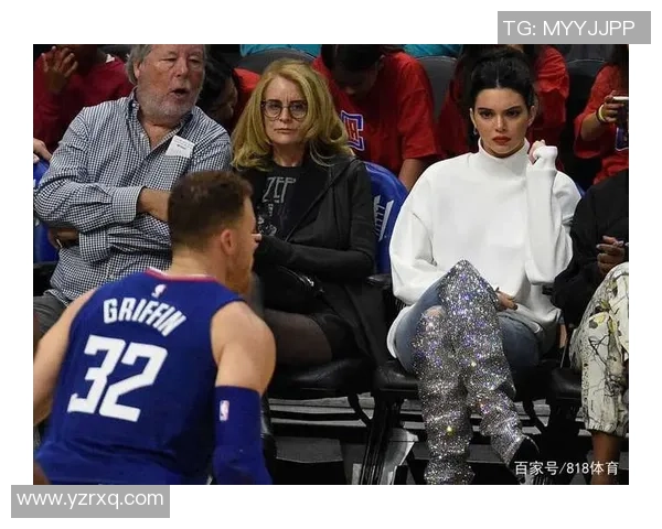 当明星偶遇足球明星时的尴尬与趣事分享 当明星偶遇足球明星时的尴尬与趣事分享