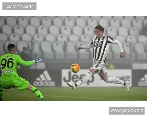 从贫民窟到足球巨星：C罗的奋斗与荣耀之路